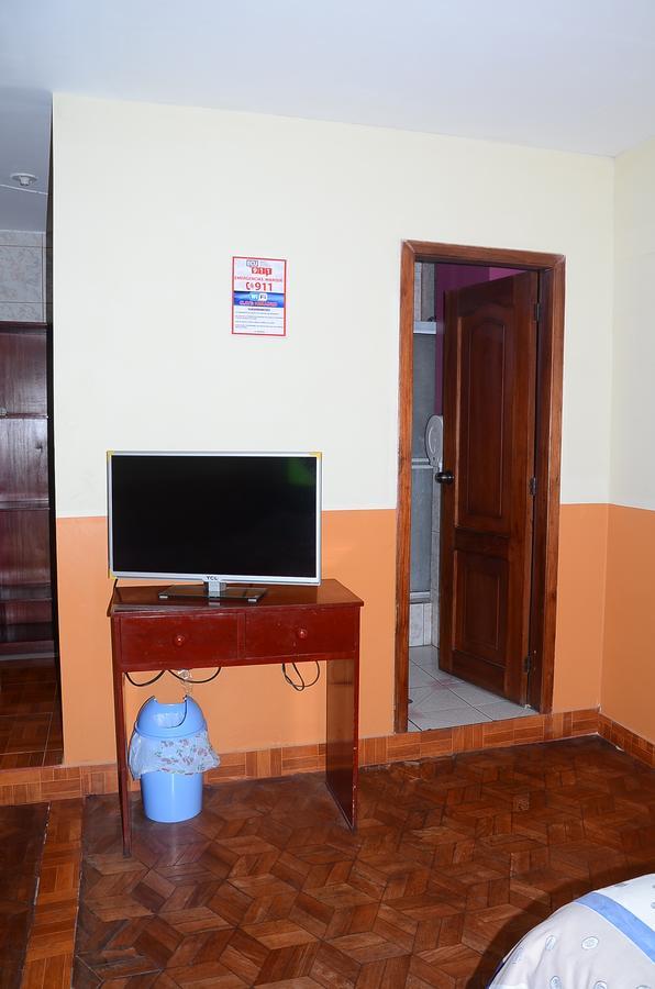 Hotel Real Madrid Riobamba Buitenkant foto