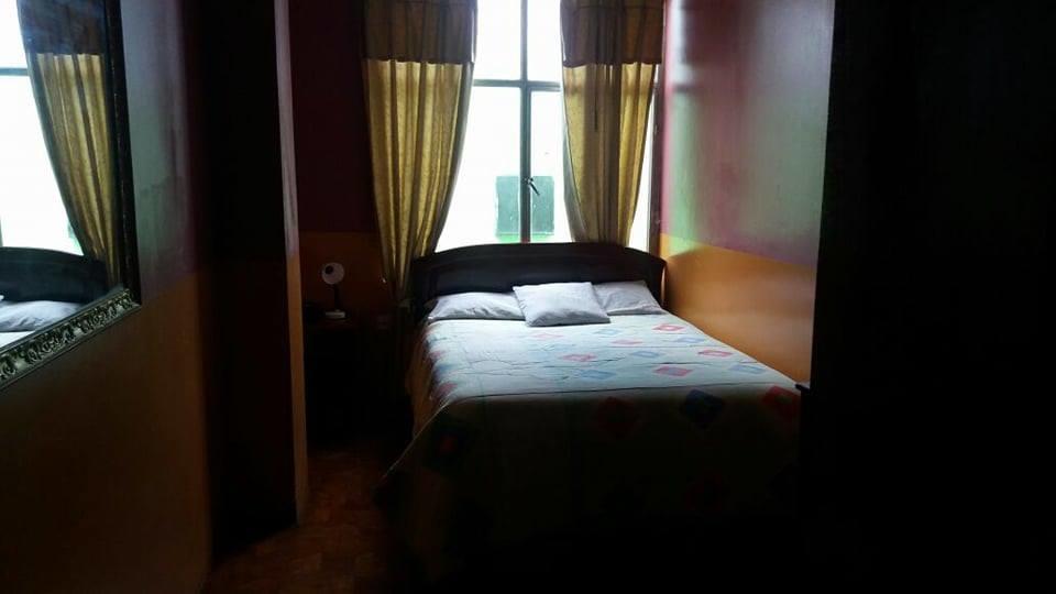 Hotel Real Madrid Riobamba Buitenkant foto