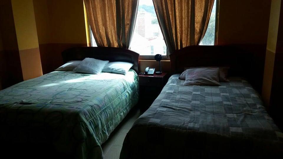 Hotel Real Madrid Riobamba Buitenkant foto
