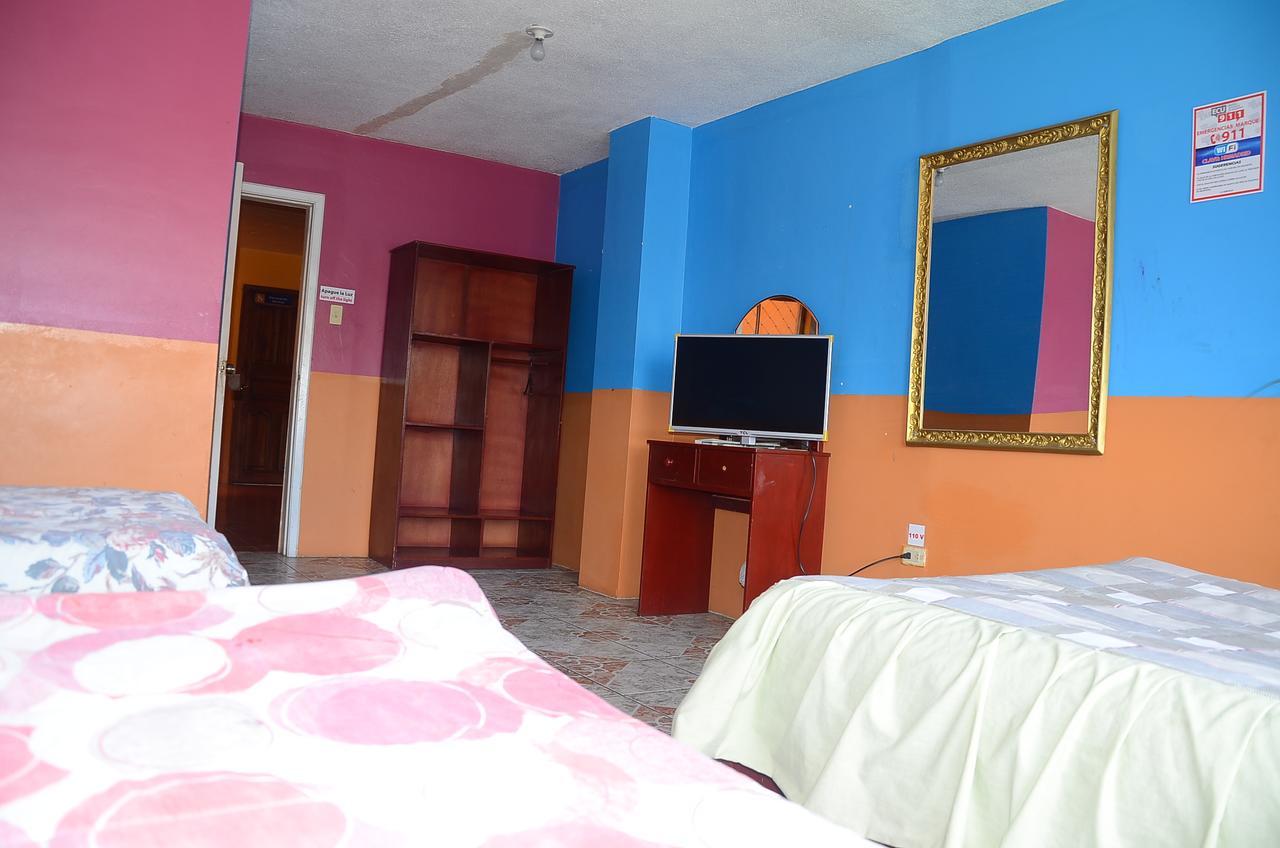 Hotel Real Madrid Riobamba Buitenkant foto