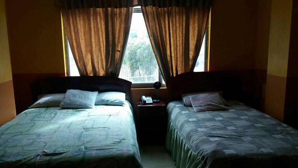 Hotel Real Madrid Riobamba Buitenkant foto