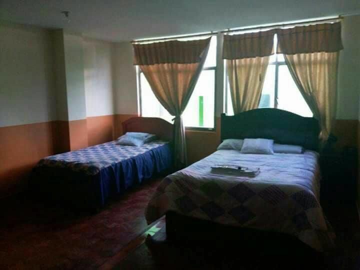 Hotel Real Madrid Riobamba Buitenkant foto