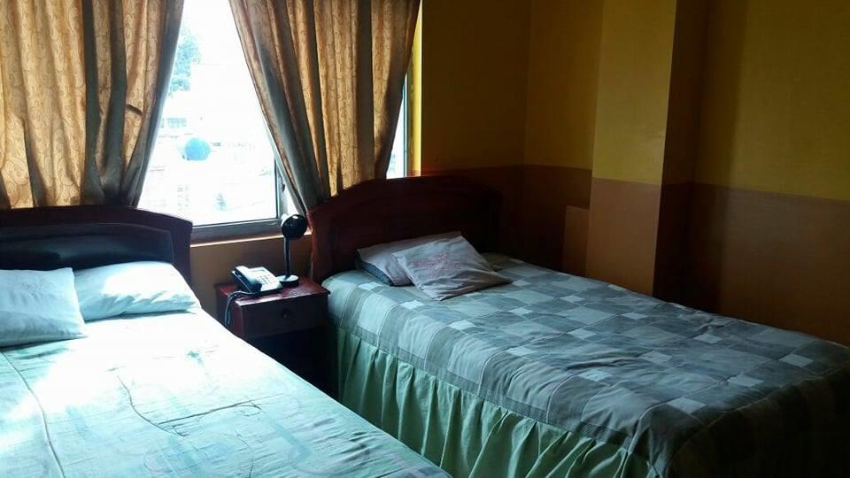 Hotel Real Madrid Riobamba Buitenkant foto